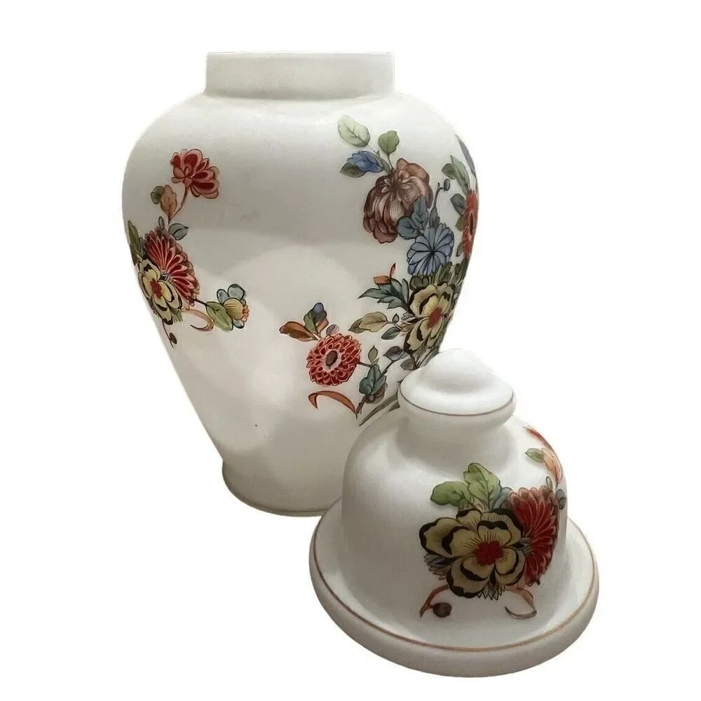 VTG  MCM Large Made In Italy Norleans White Satin Glass Urn Vase Floral Motif